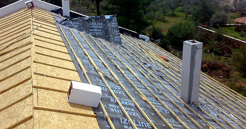 Balçova EPDM Kauçuk Çatı – OSB üzerine serilmiş nefes alan su yalıtım örtüsü ve çıtalama